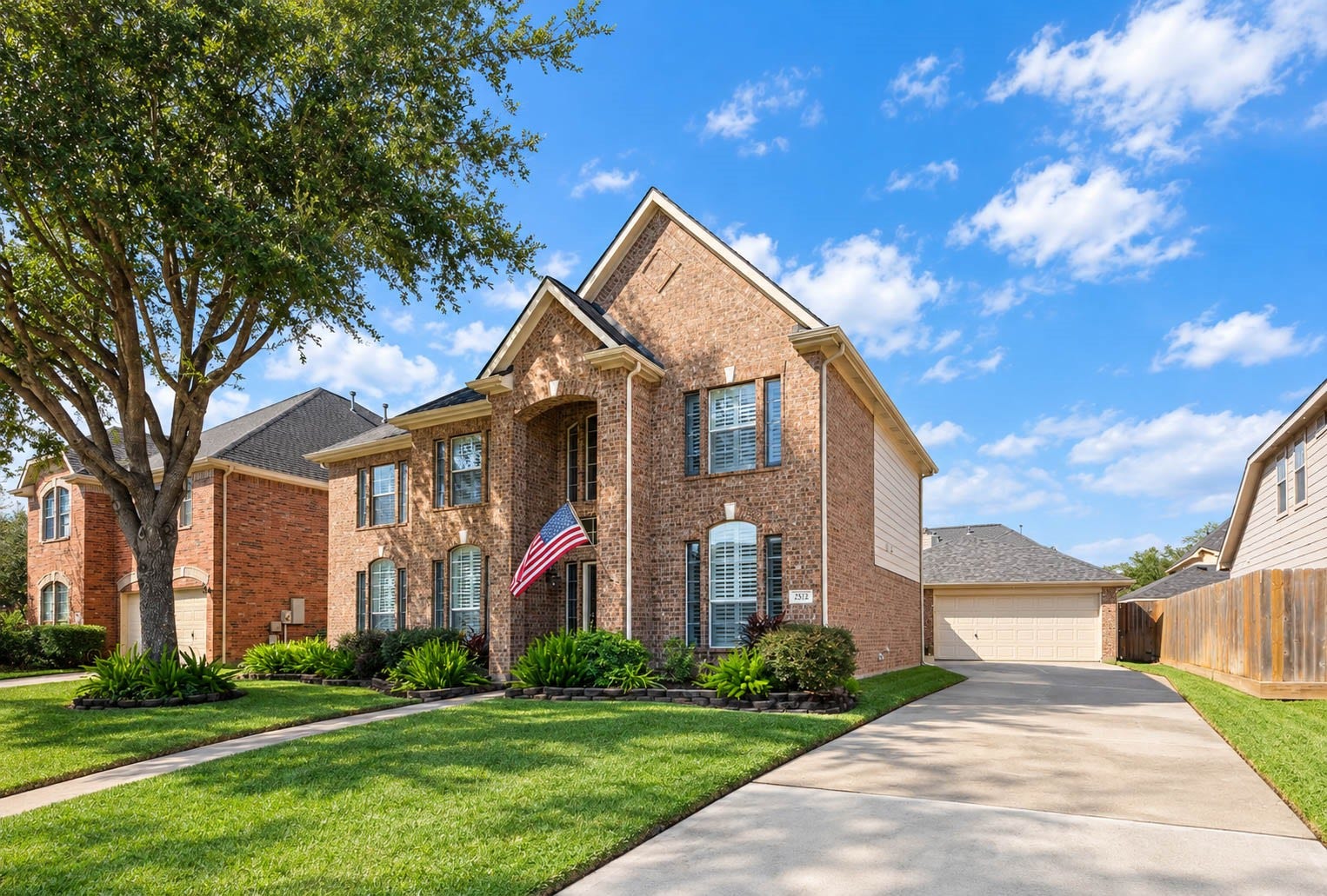 2532 Oak Dale Way, Seabrook, TX 77586 2532 Oak Dale Way has been lovingly maintained and is ready for its next residents! Call today to schedule your private tour of this Seabrook home.