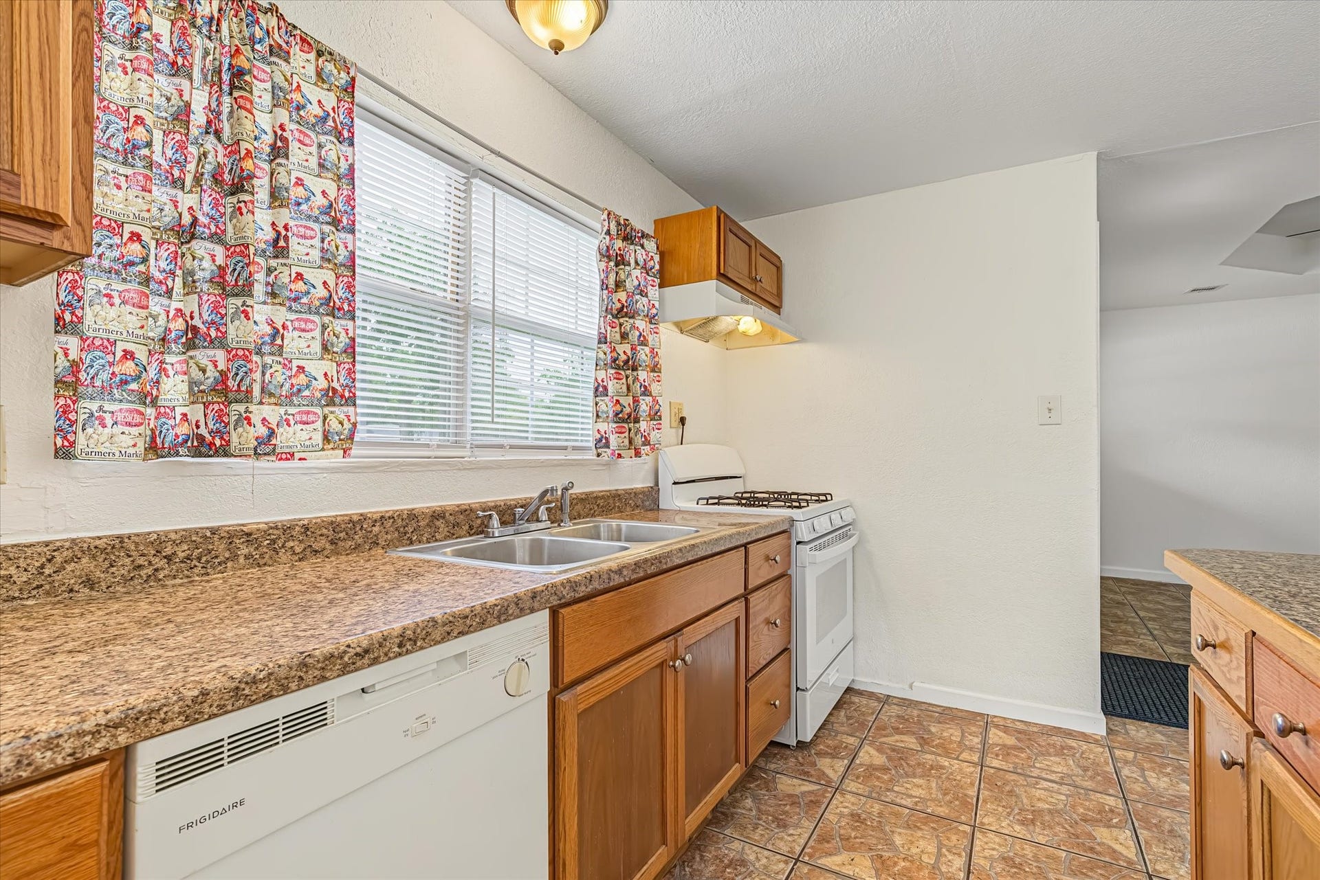 612 Harvey Street, Clute, TX 77531 612 Harvey Street, Clute, TX 77531