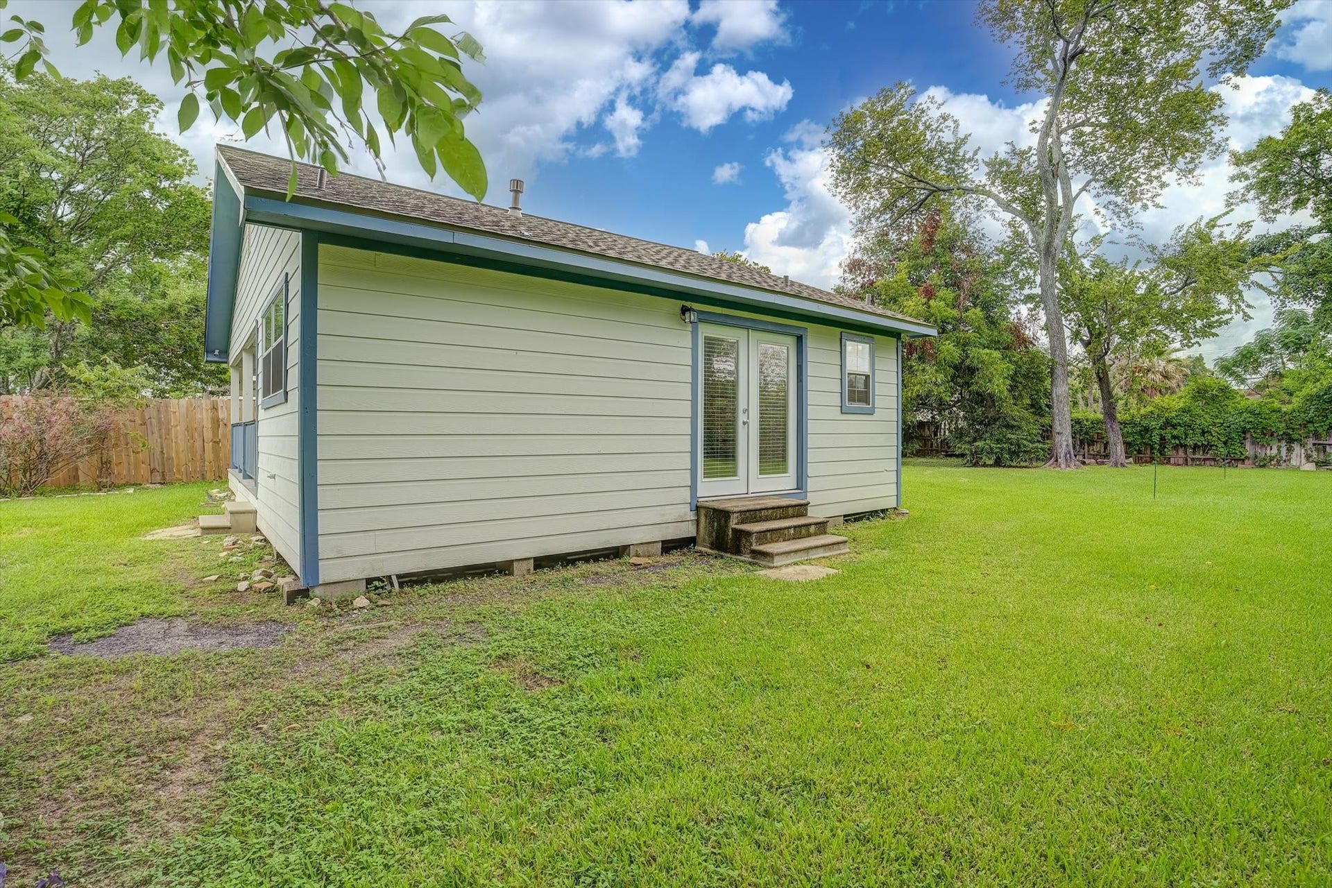 612 Harvey Street, Clute, TX 77531 612 Harvey Street, Clute, TX 77531