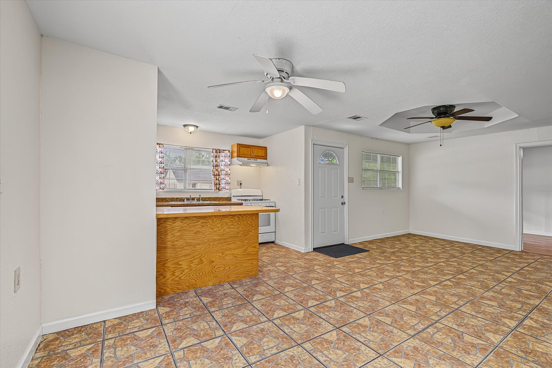 612 Harvey Street, Clute, TX 77531 612 Harvey Street, Clute, TX 77531