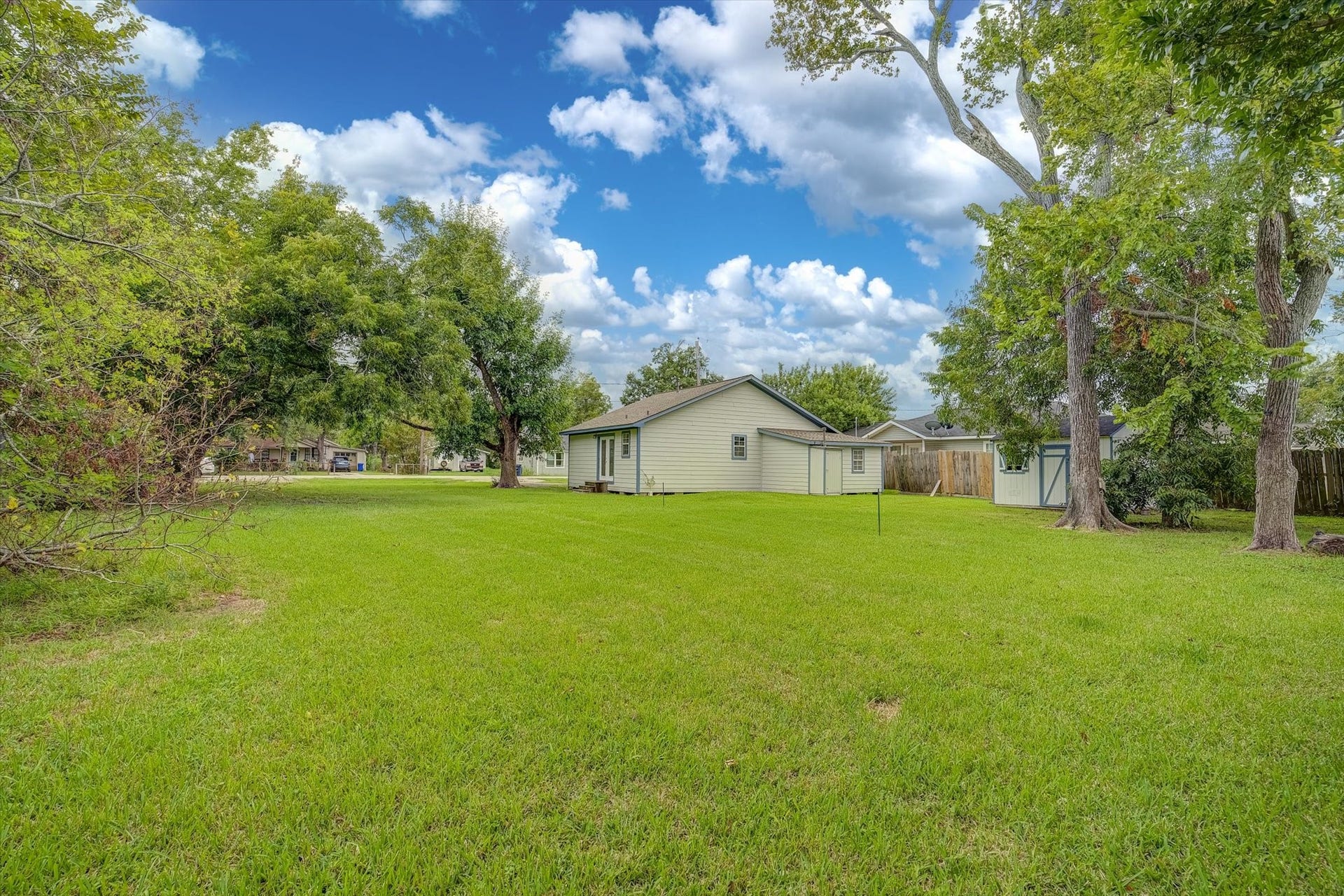612 Harvey Street, Clute, TX 77531 612 Harvey Street, Clute, TX 77531