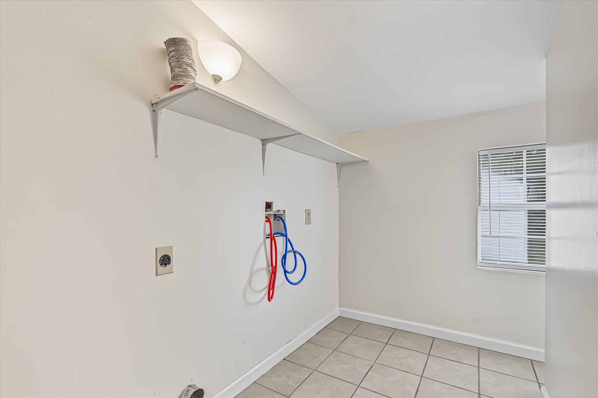 612 Harvey Street, Clute, TX 77531 612 Harvey Street, Clute, TX 77531