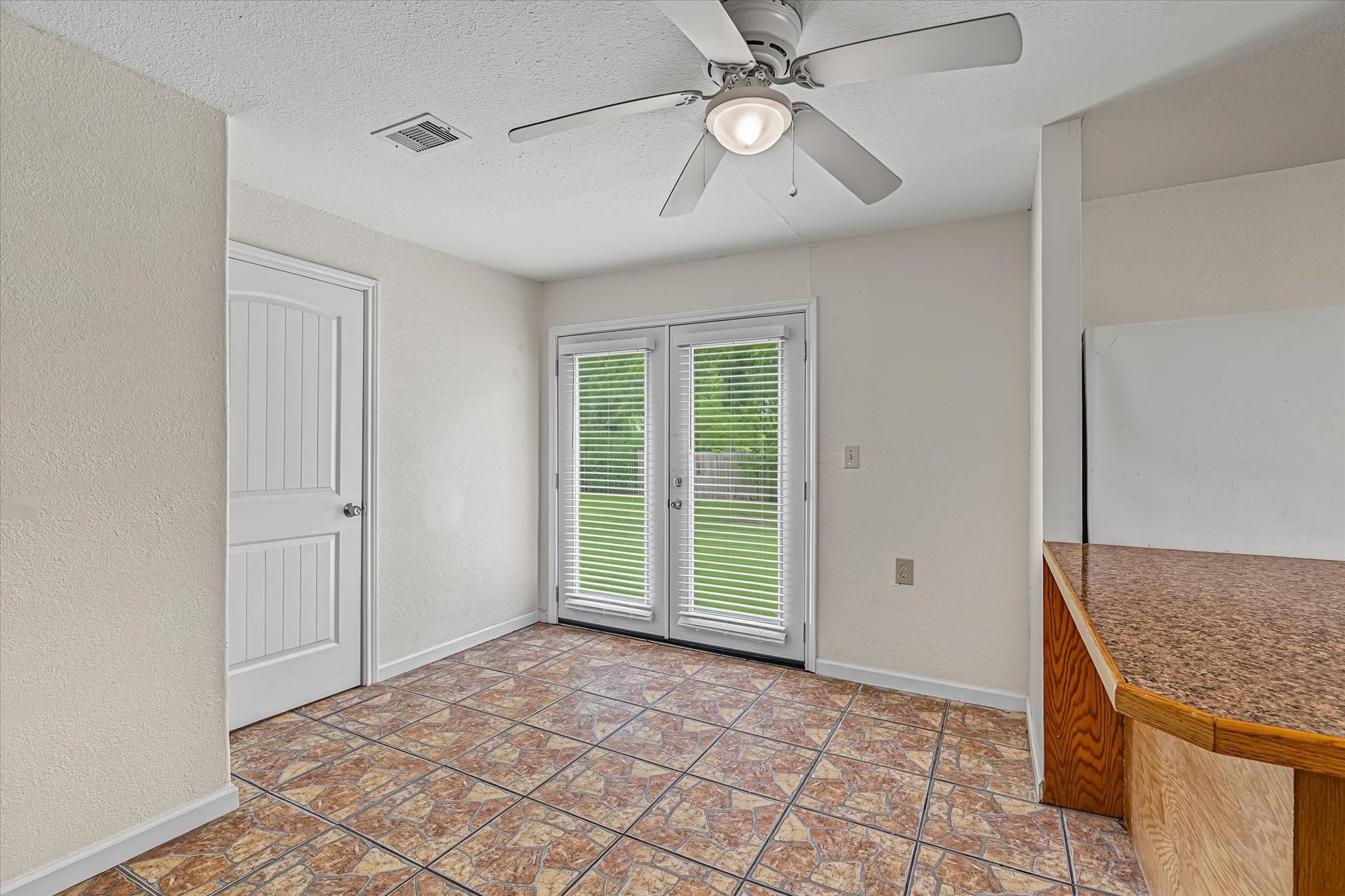 612 Harvey Street, Clute, TX 77531 612 Harvey Street, Clute, TX 77531