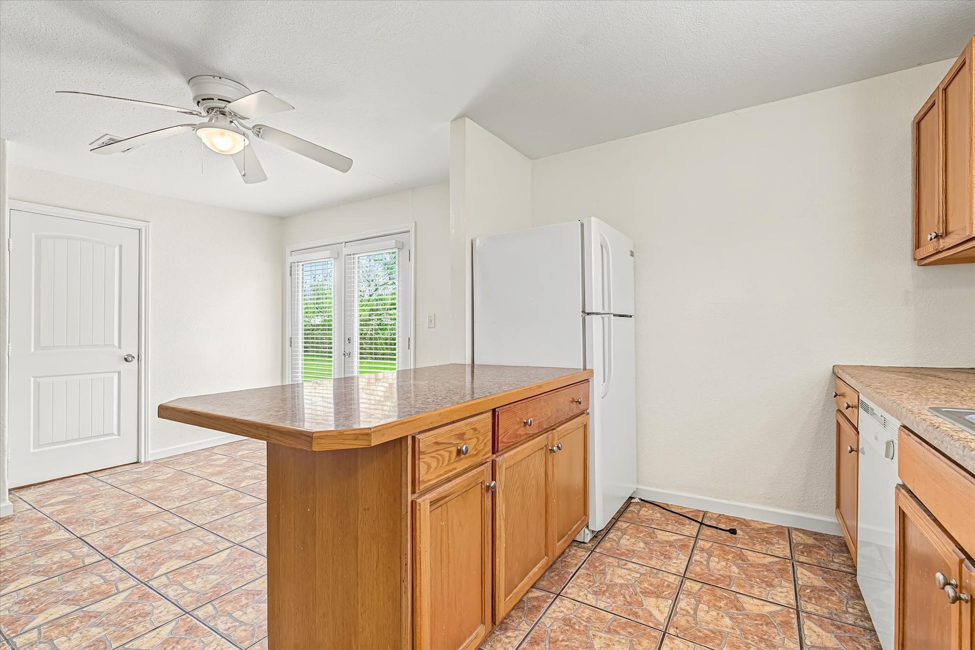 612 Harvey Street, Clute, TX 77531 612 Harvey Street, Clute, TX 77531