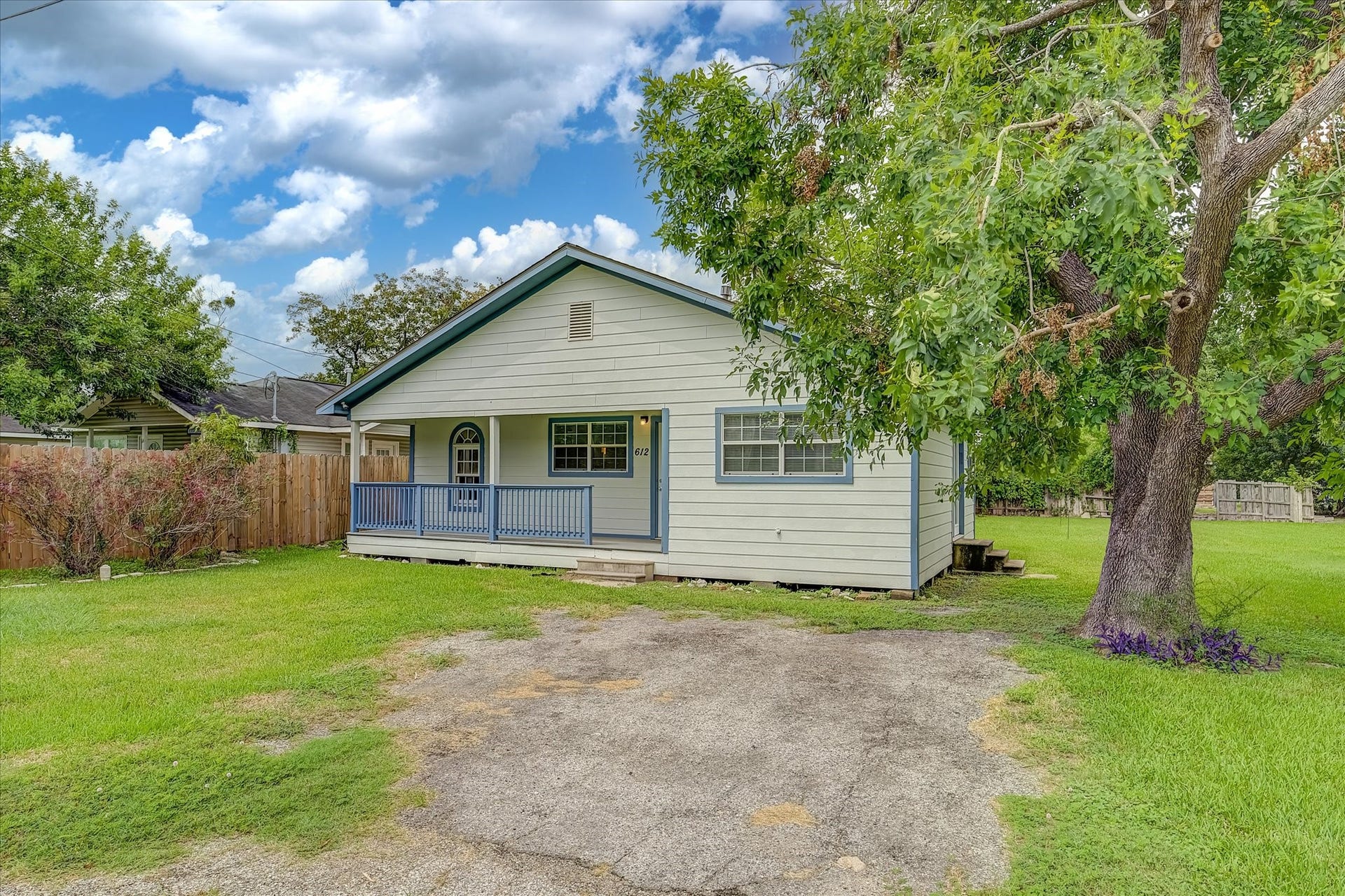 612 Harvey Street, Clute, TX 77531 612 Harvey Street, Clute, TX 77531