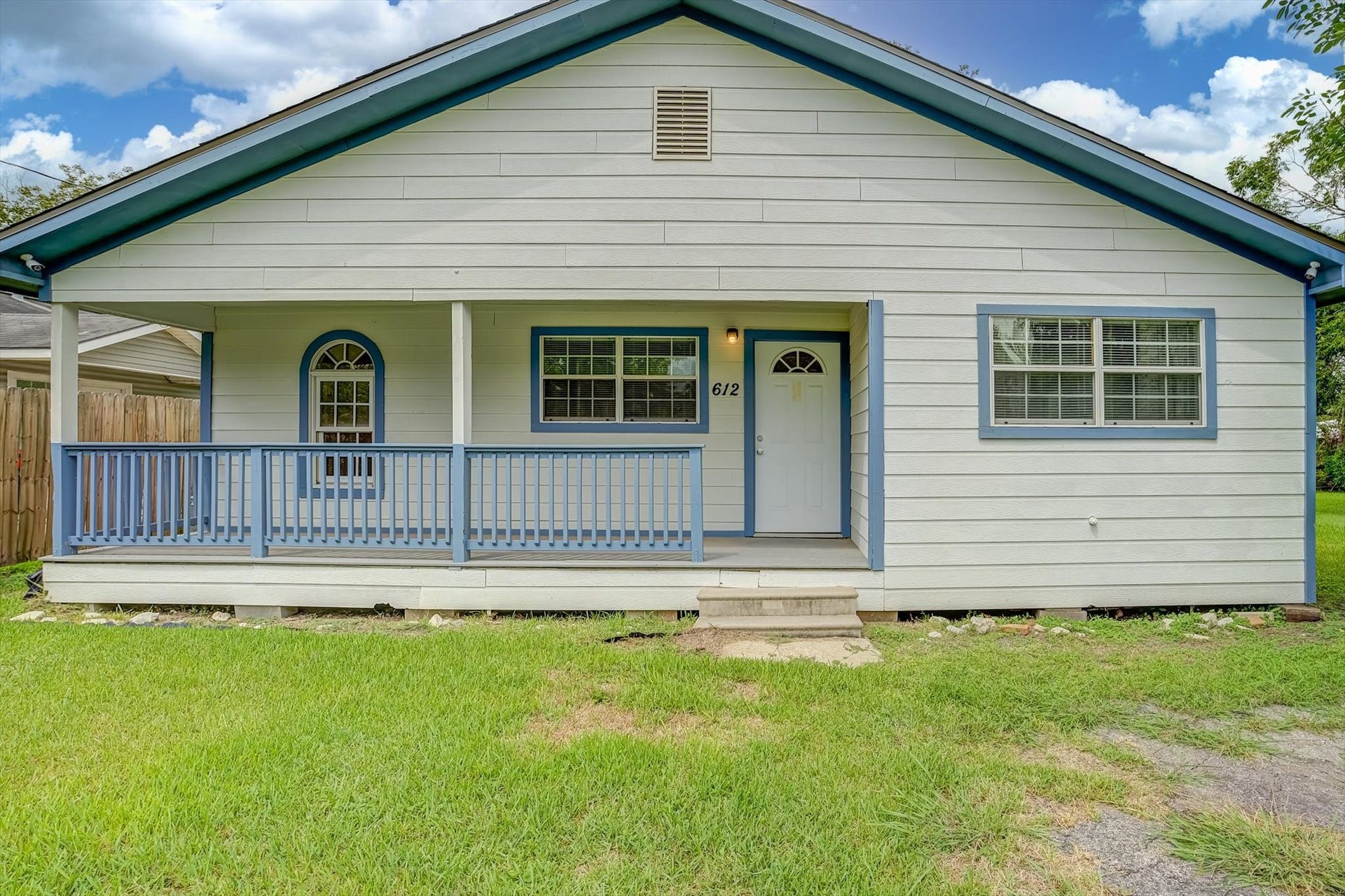612 Harvey Street, Clute, TX 77531 612 Harvey Street, Clute, TX 77531