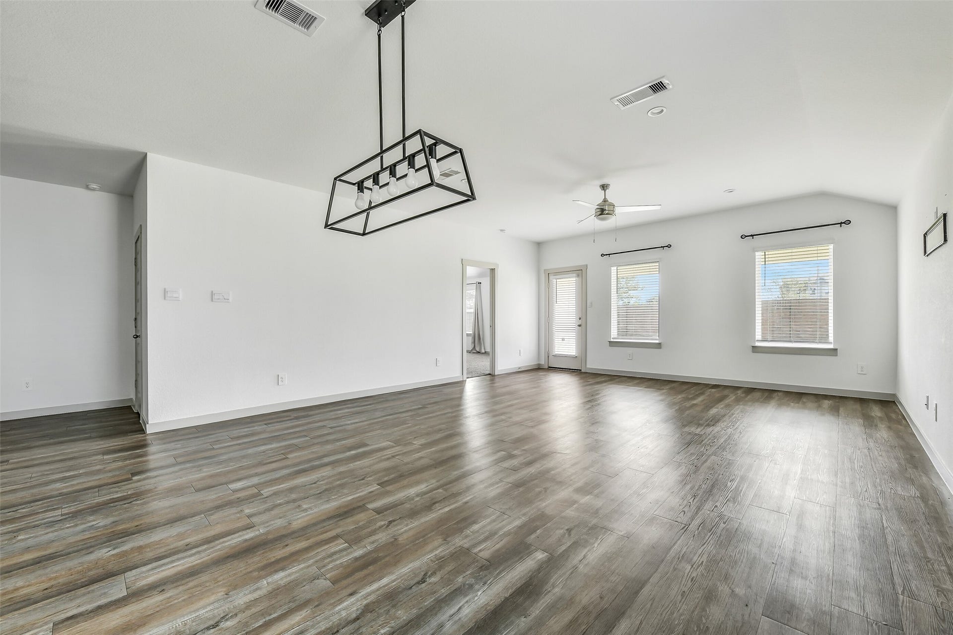 1004 Great Barracuda Lane, Alvin, TX 77511 1004 Great Barracuda Lane, Alvin, TX 77511