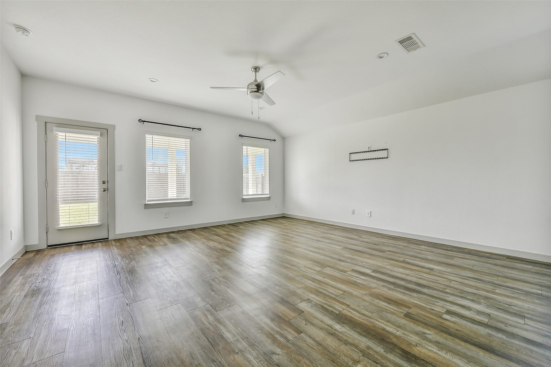 1004 Great Barracuda Lane, Alvin, TX 77511 1004 Great Barracuda Lane, Alvin, TX 77511