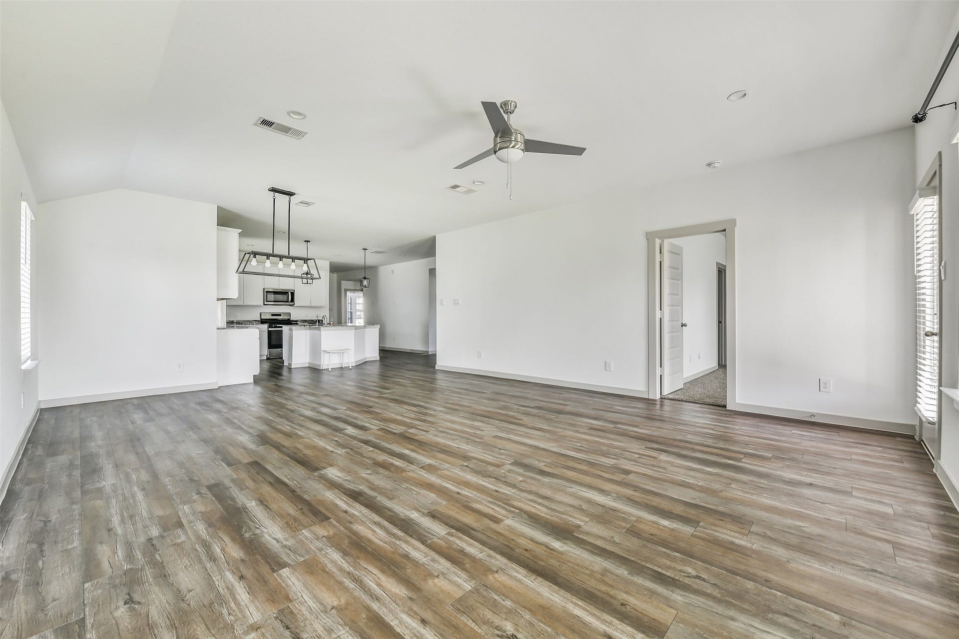 1004 Great Barracuda Lane, Alvin, TX 77511 1004 Great Barracuda Lane, Alvin, TX 77511