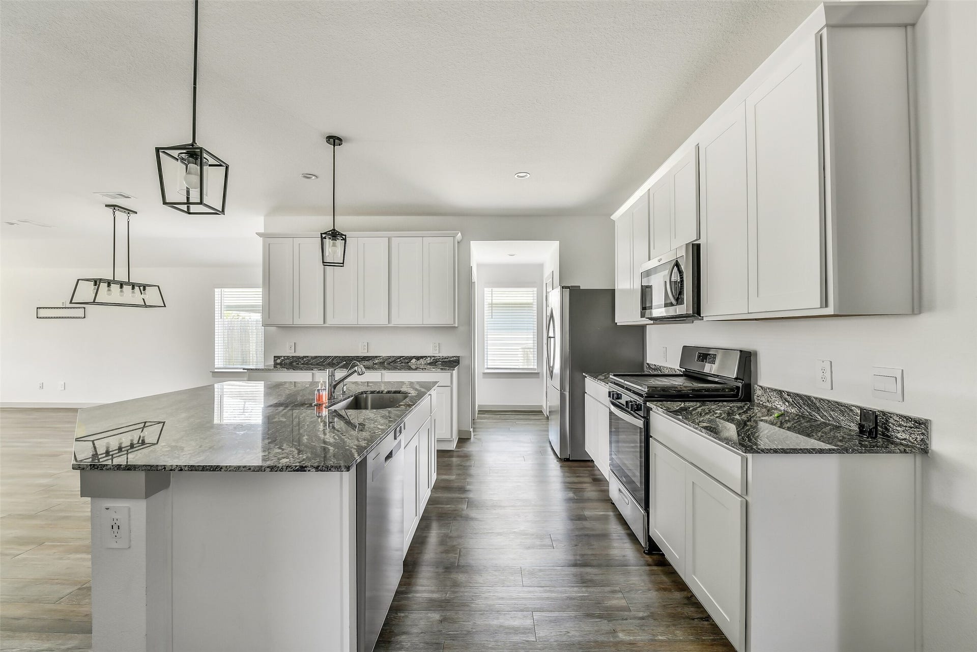 1004 Great Barracuda Lane, Alvin, TX 77511 1004 Great Barracuda Lane, Alvin, TX 77511