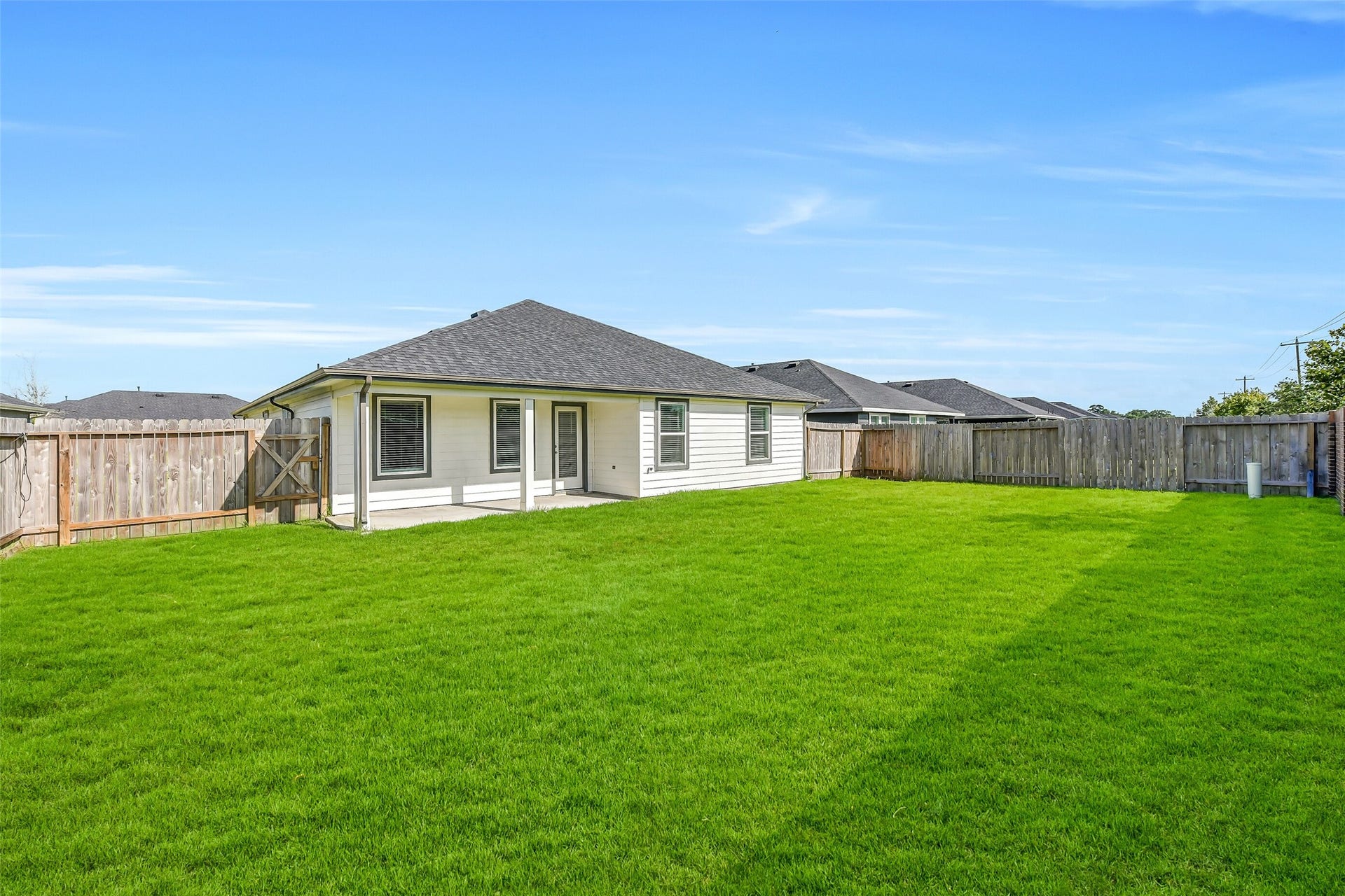 1004 Great Barracuda Lane, Alvin, TX 77511 1004 Great Barracuda Lane, Alvin, TX 77511