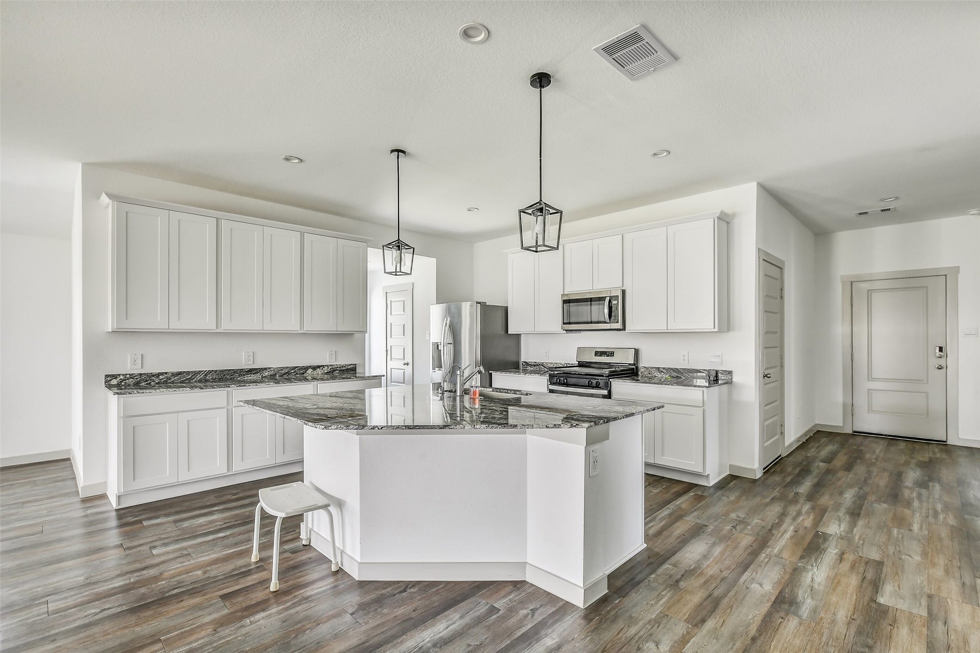 1004 Great Barracuda Lane, Alvin, TX 77511 1004 Great Barracuda Lane, Alvin, TX 77511