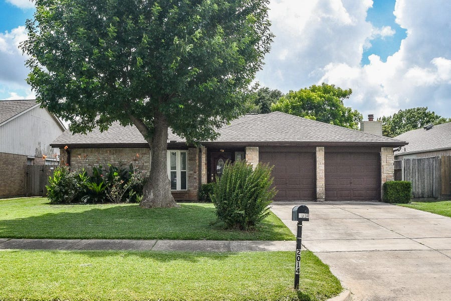 Property photo for 2014 First Crossing Boulevard, Sugar Land, TX