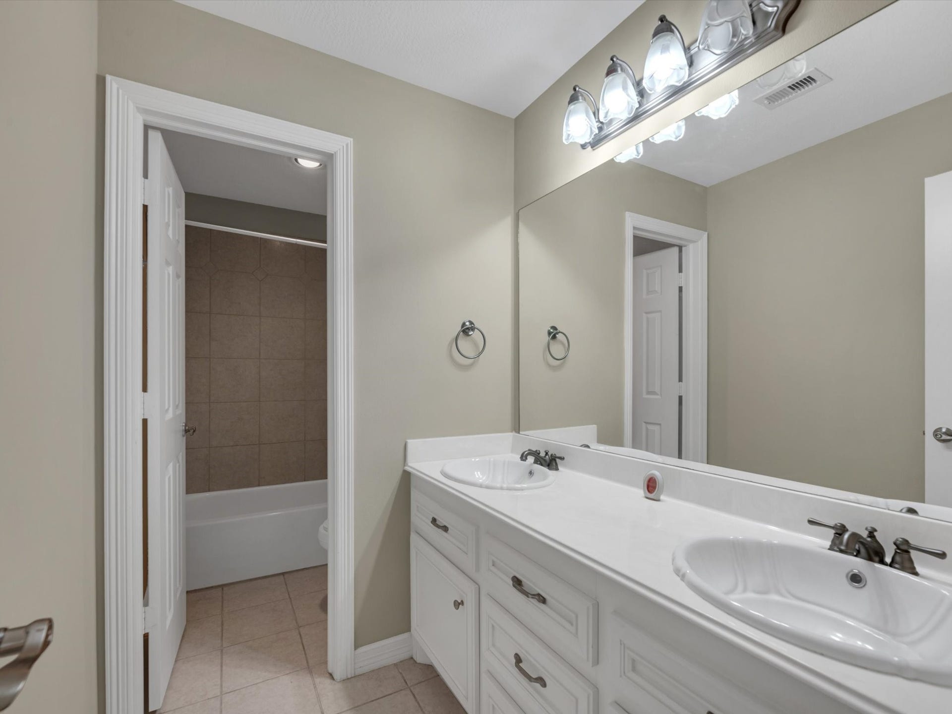 510 Vista Del Lago Drive, Huffman, TX 77336 510 Vista Del Lago Drive, Huffman, TX 77336
