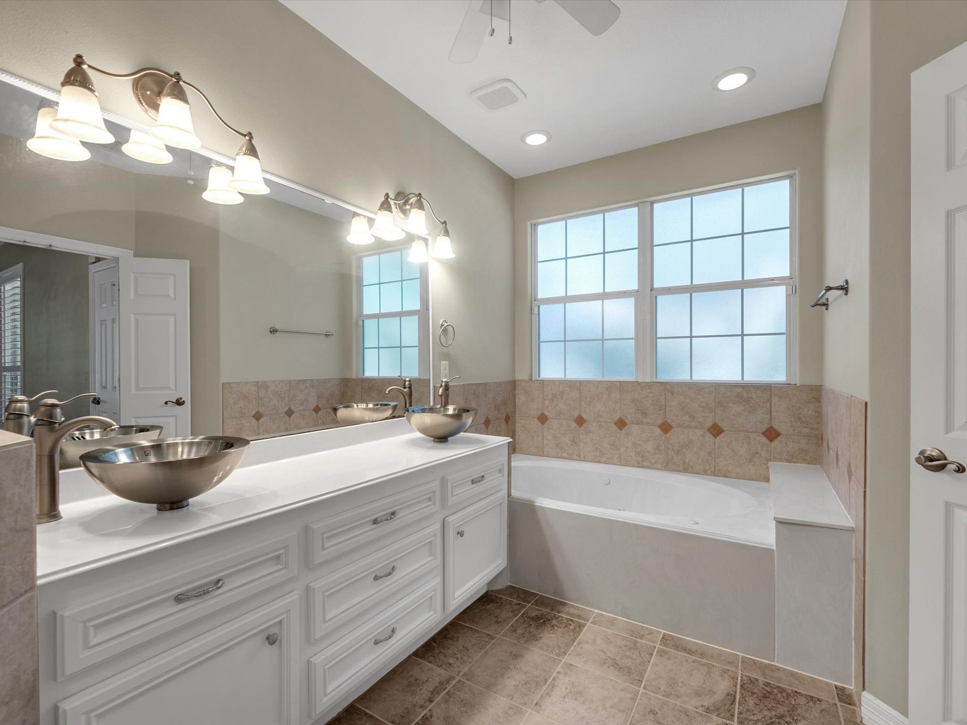 510 Vista Del Lago Drive, Huffman, TX 77336 510 Vista Del Lago Drive, Huffman, TX 77336