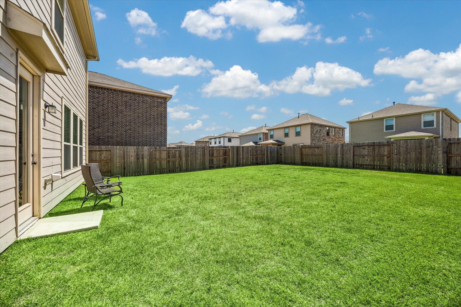 2852 Grand Anse Drive, Katy, TX 77493 Spacious fully fenced backyard.