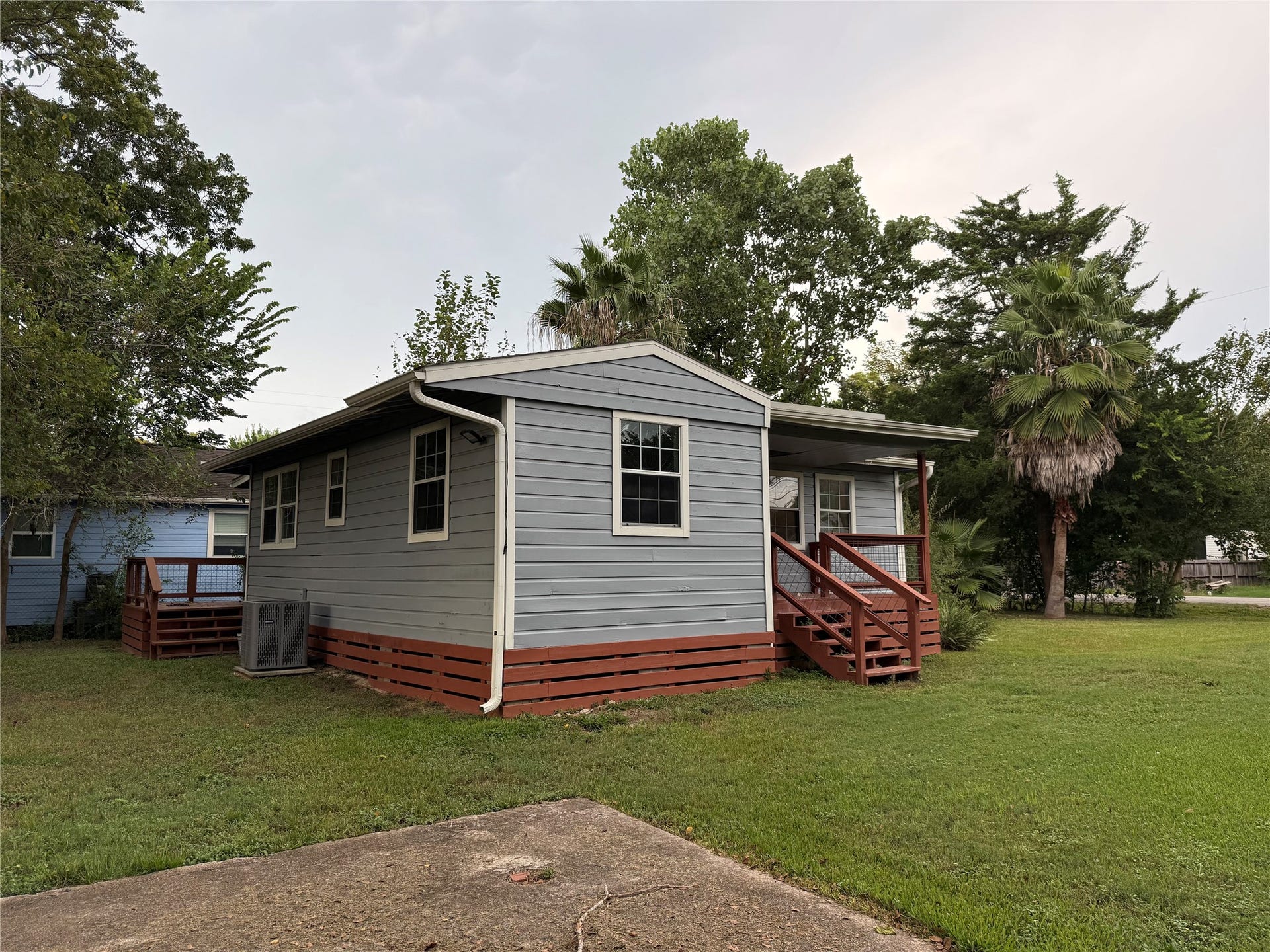 4308 6th Street, Bacliff, TX 77518 Back view of house