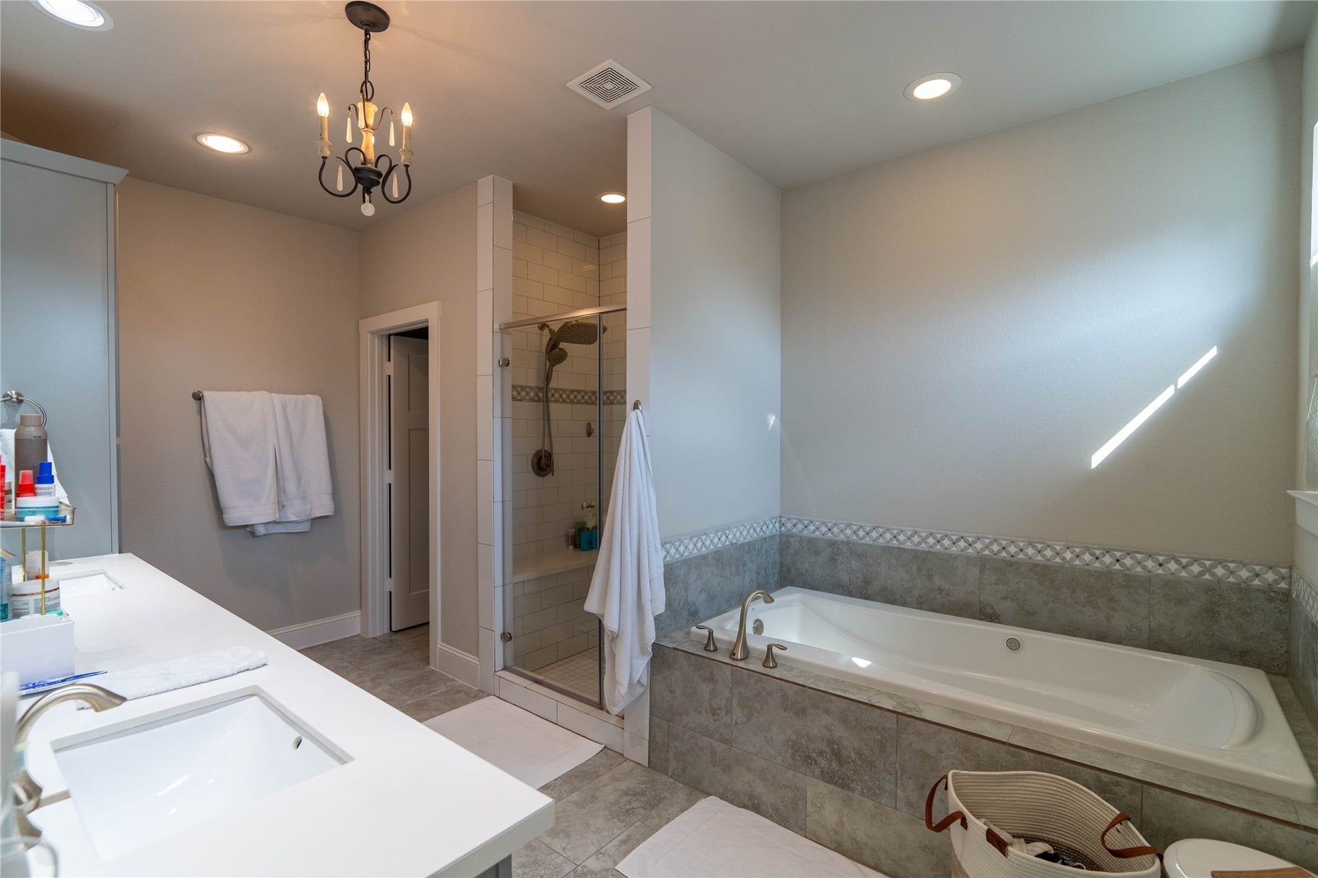 3009 Bell Street, #B, Houston, TX 77003 3009 Bell Street, #B, Houston, TX 77003