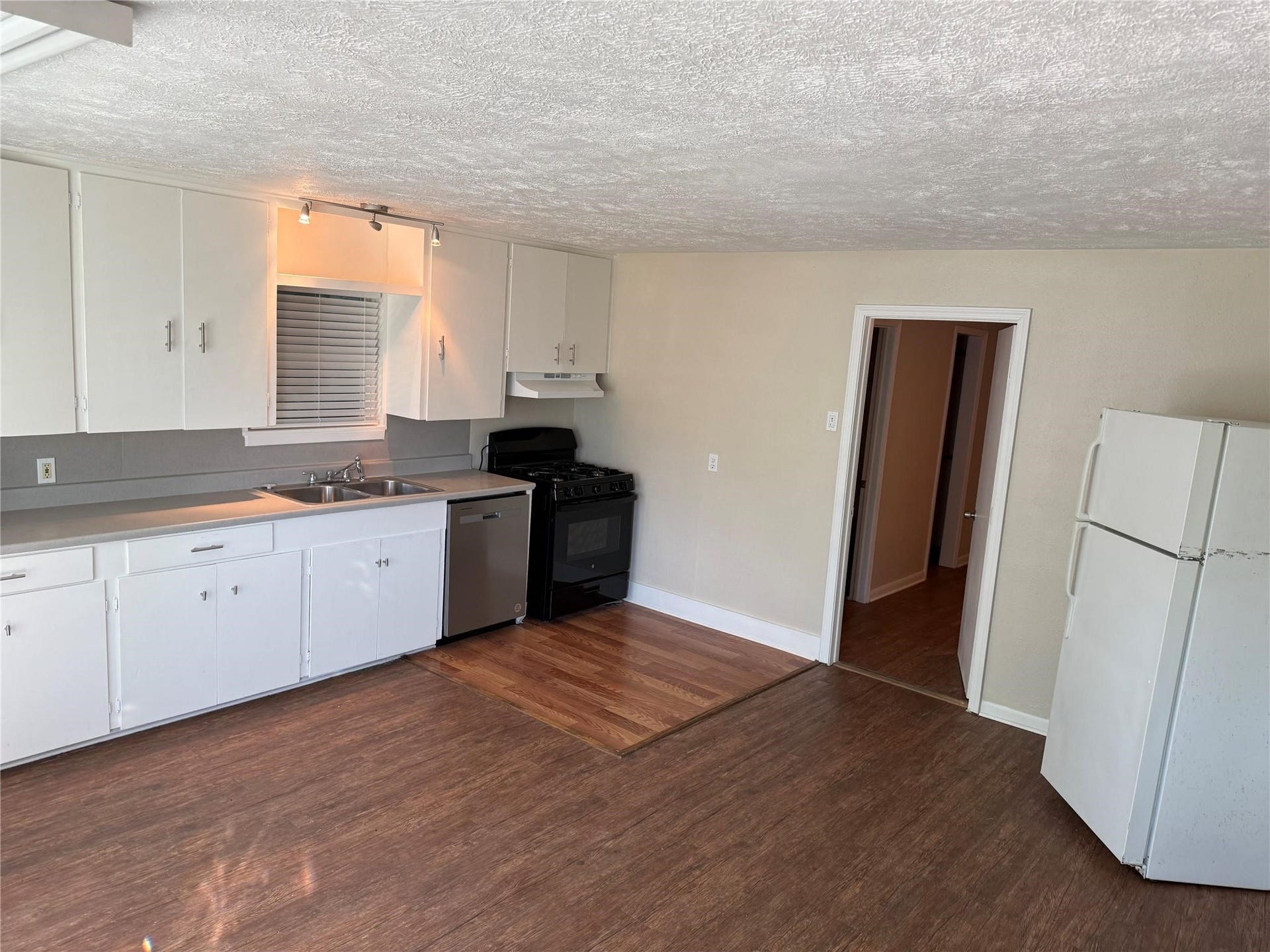 726 4th Street, San Leon, TX 77539 726 4th Street, San Leon, TX 77539