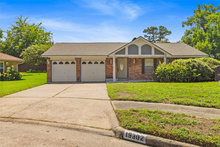Property photo for 19302 Leewood Court, Humble, TX