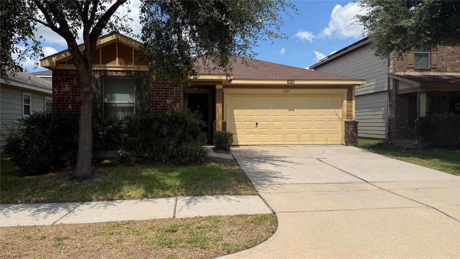 Property photo for 1022 Hummingbird Point Lane, Houston, TX