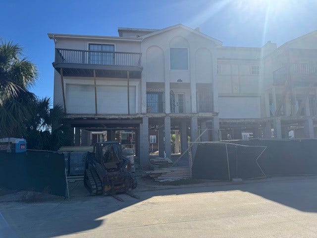 Property photo for 15 Harbour Drive, Nassau Bay, TX