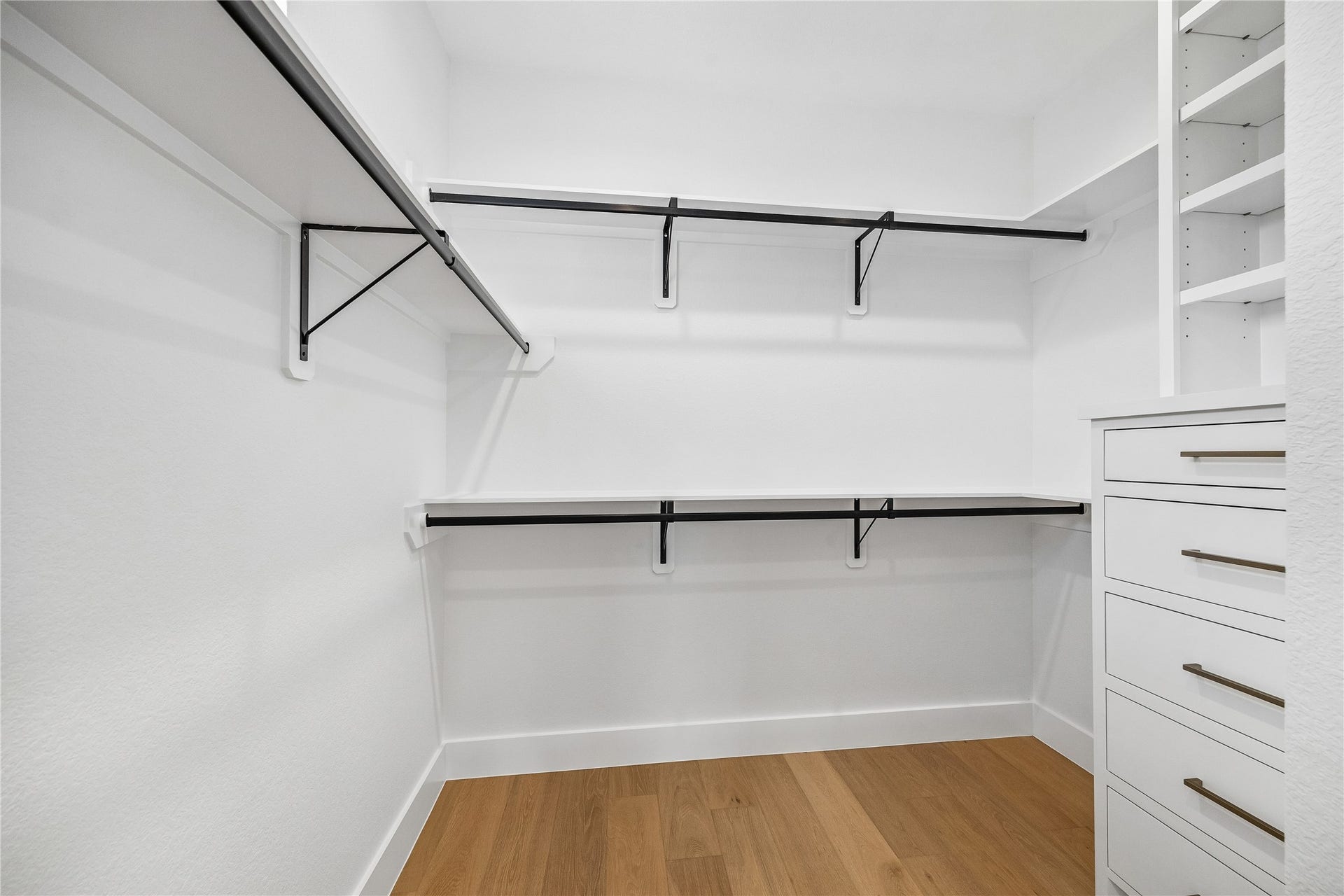 3402 Market Street, Houston, TX 77020 Primary Her Closet