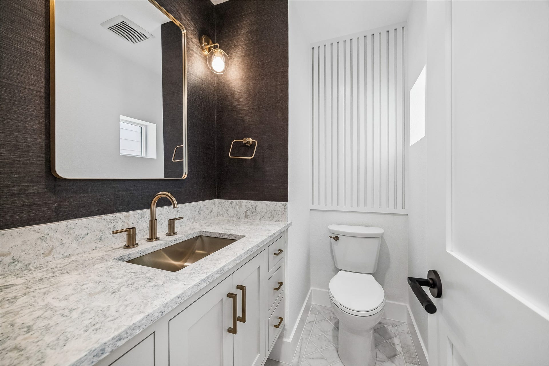 3402 Market Street, Houston, TX 77020 Powder Bathroom