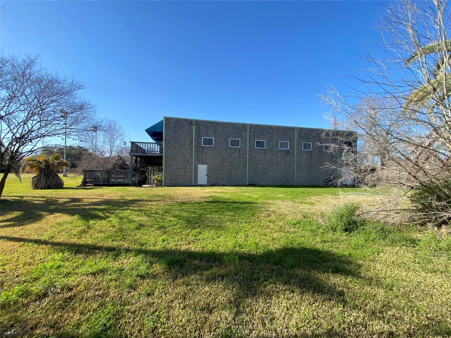 Property photo for 120 Silverbell Circle, Lake Jackson, TX
