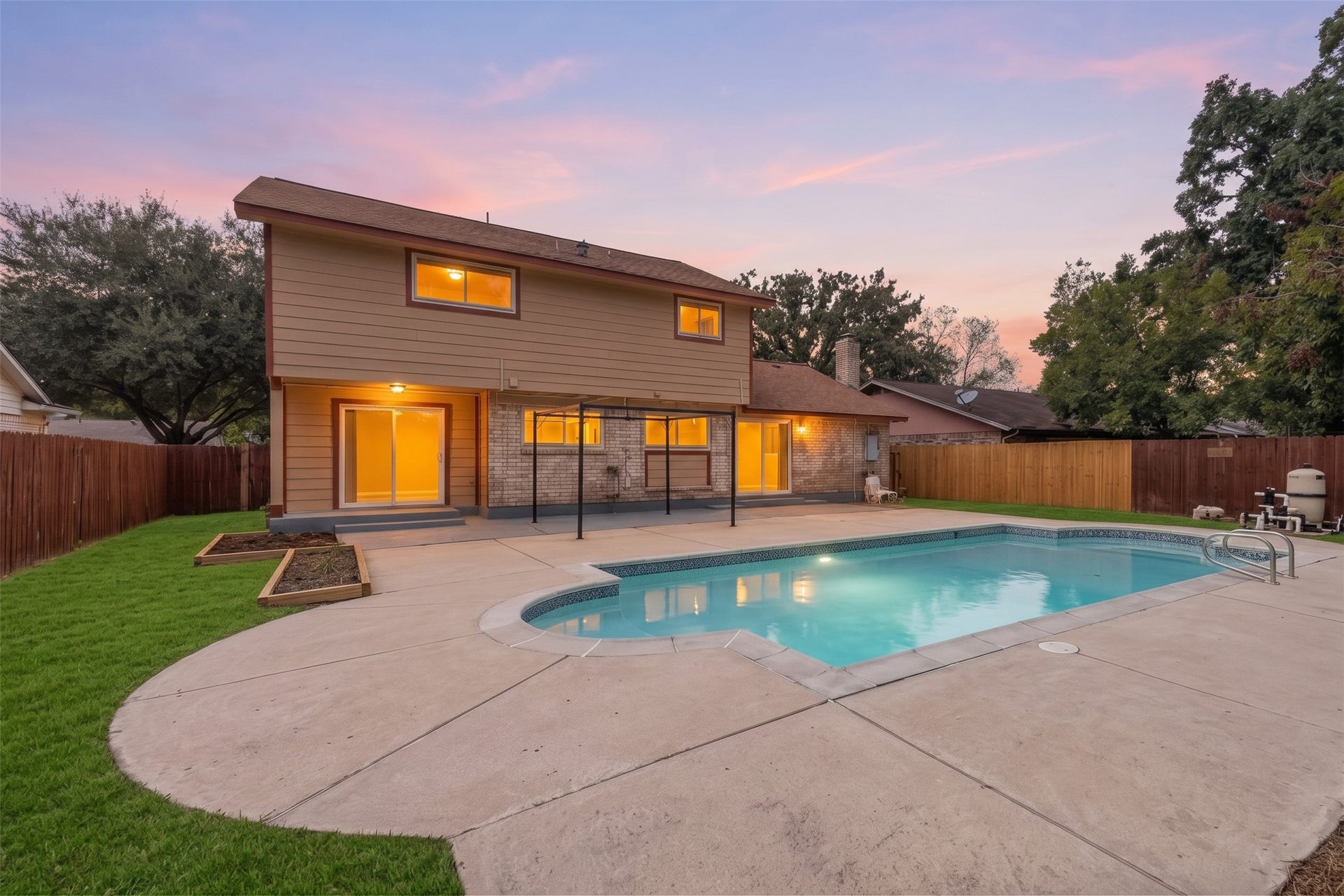 2002 Bentvine Drive, Houston, TX 77084 2002 Bentvine Drive, Houston, TX 77084