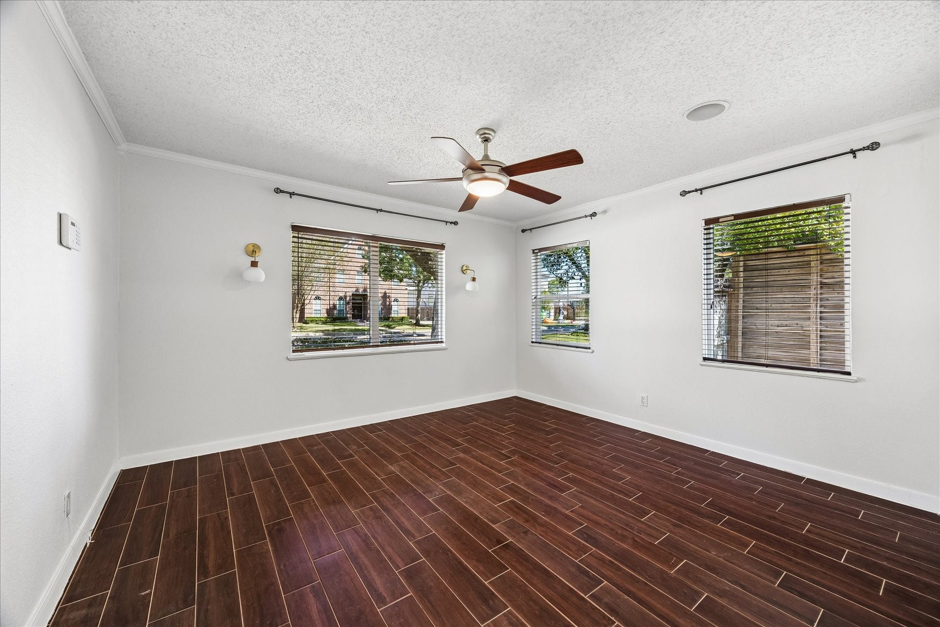 4707 Bellview Street, Bellaire, TX 77401 4707 Bellview Street, Bellaire, TX 77401