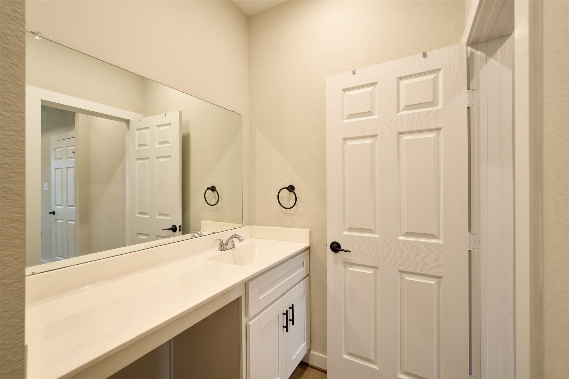 10317 Lake Road, #13C, Houston, TX 77070 10317 Lake Road, #13C, Houston, TX 77070