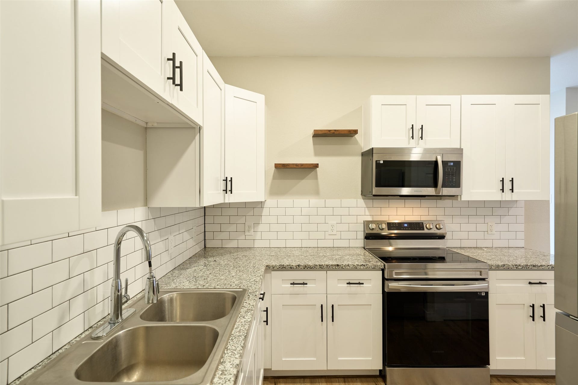 10317 Lake Road, #13C, Houston, TX 77070 10317 Lake Road, #13C, Houston, TX 77070