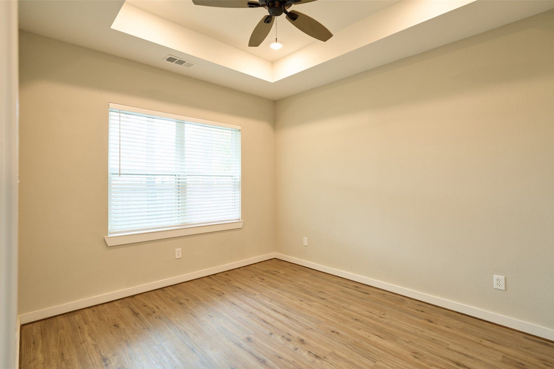 10317 Lake Road, #13C, Houston, TX 77070 10317 Lake Road, #13C, Houston, TX 77070
