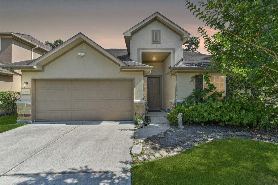 Property photo for 7410 Lynnbrook Falls Lane, Humble, TX