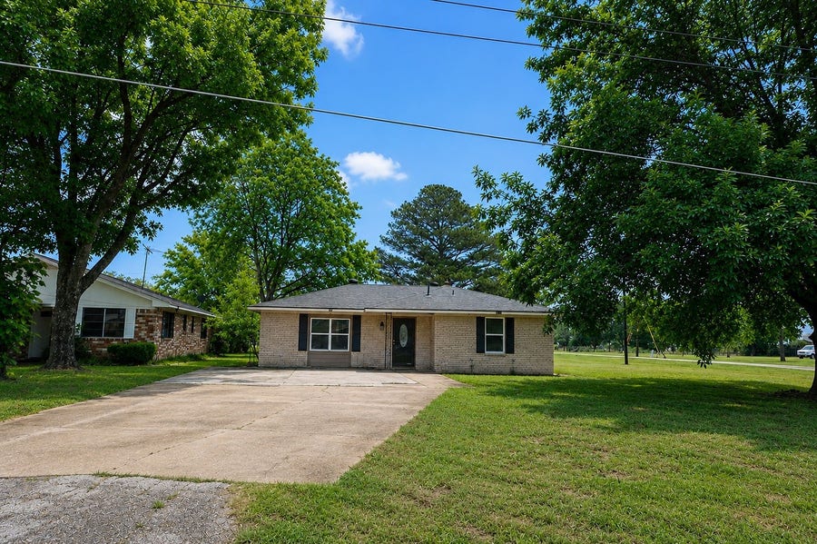 Property photo for 1230 1st Street, Hempstead, TX