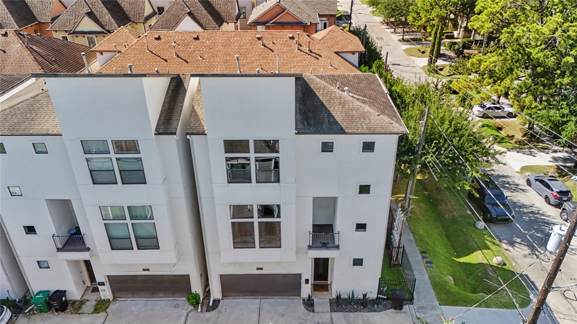 This home has been loved by one single owner and ready for move-in, fully furnished.