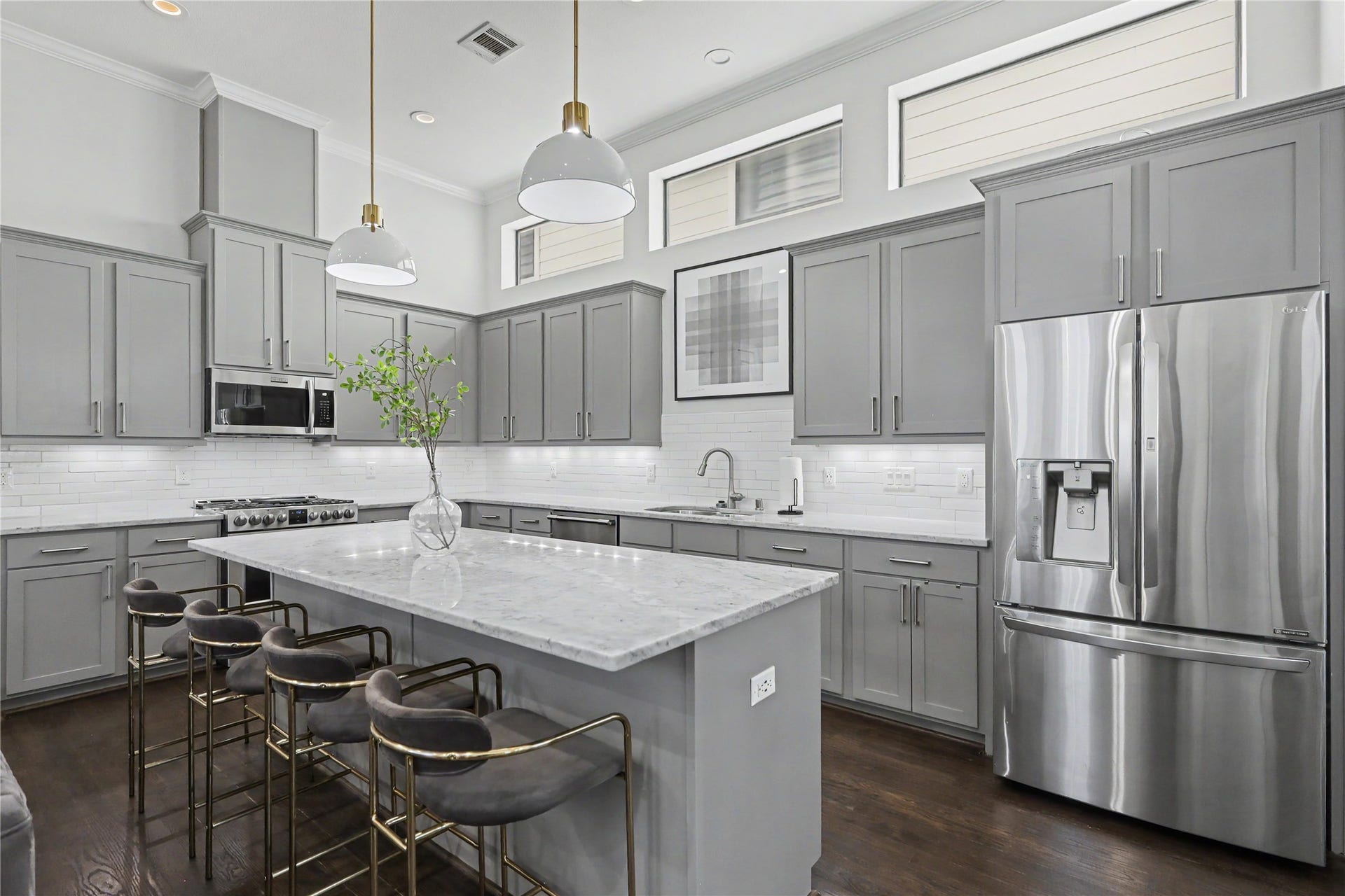 Gorgeous kitchen for entertaining.