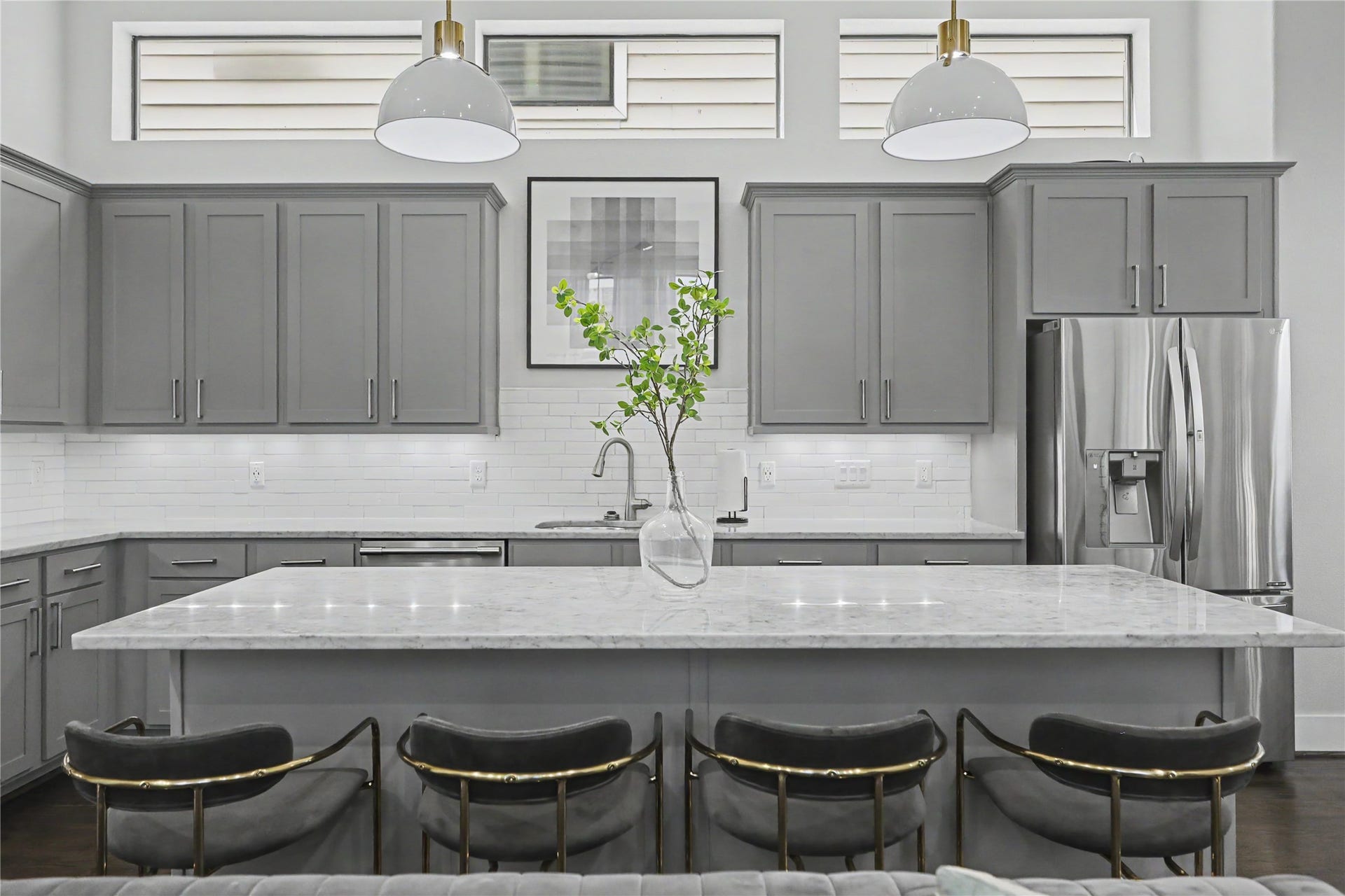 Immaculate kitchen ready for your culinary adventures!