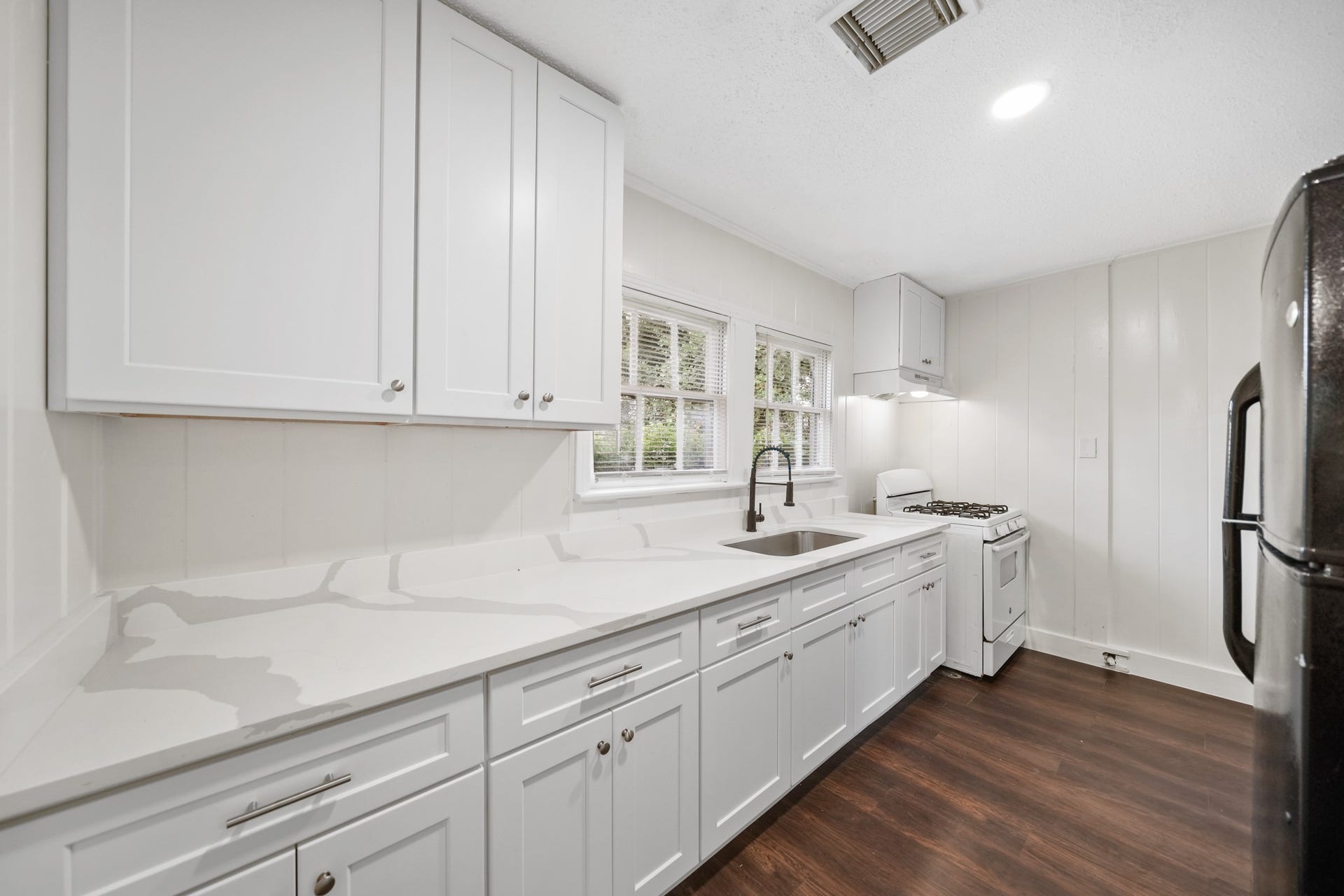 2018 Rosalee Street, La Marque, TX 77568 2018 Rosalee Street, La Marque, TX 77568
