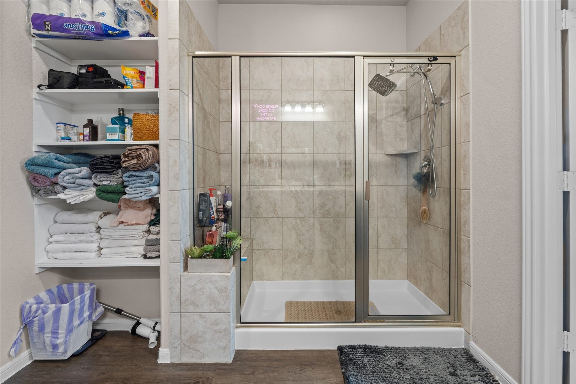 3603 Vineyard Lane, Pasadena, TX 77504 Main shower