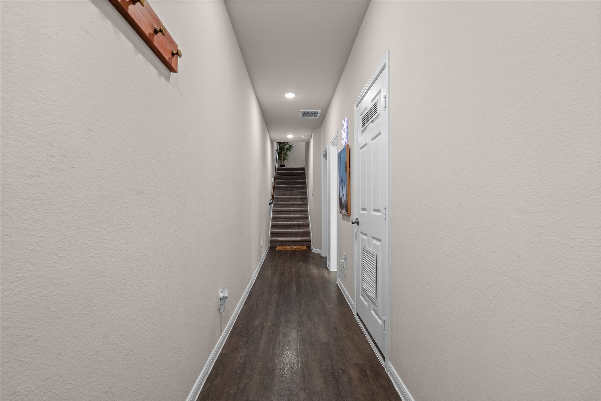 3603 Vineyard Lane, Pasadena, TX 77504 Hallway as you enter the townhome.
