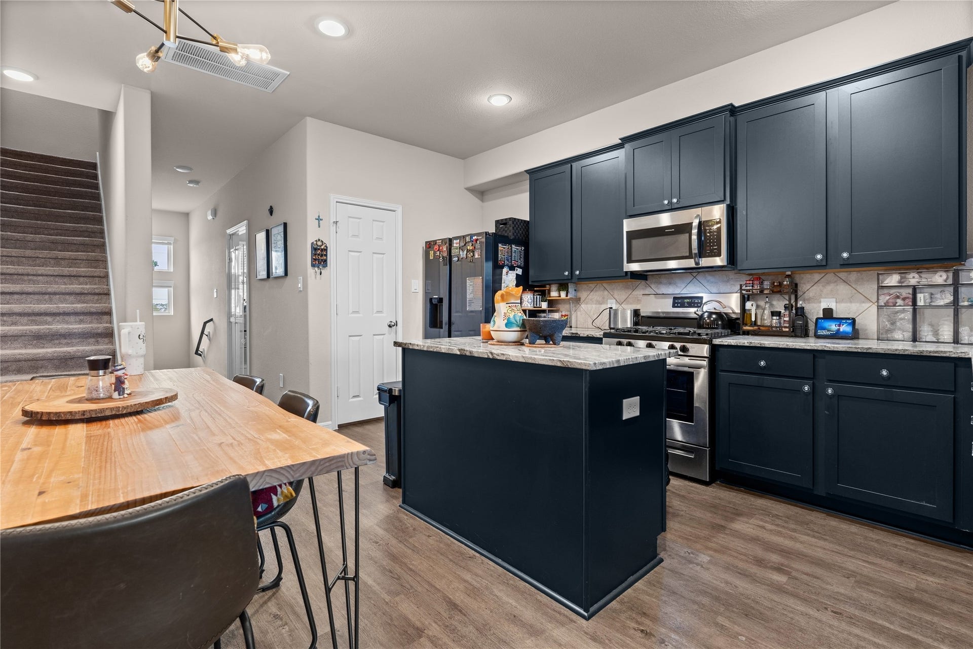 3603 Vineyard Lane, Pasadena, TX 77504 Kitchen dining area