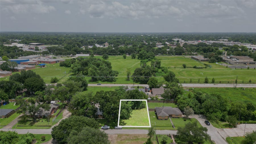 Property photo for 7602 Echo Brook Lane, Houston, TX