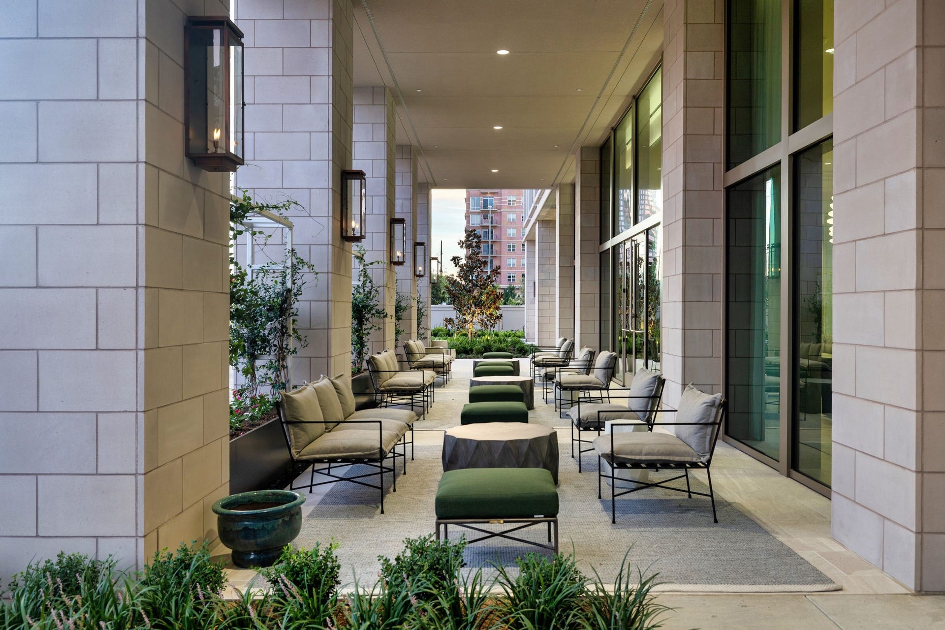 5656 San Felipe Street, Unit 701, Houston, TX 77056 The arrival energy is unmatched. The building introduces itself before you say a word. Welcome to our outdoor lobby lounge . A perfect spot to relax and enjoy the fresh air.