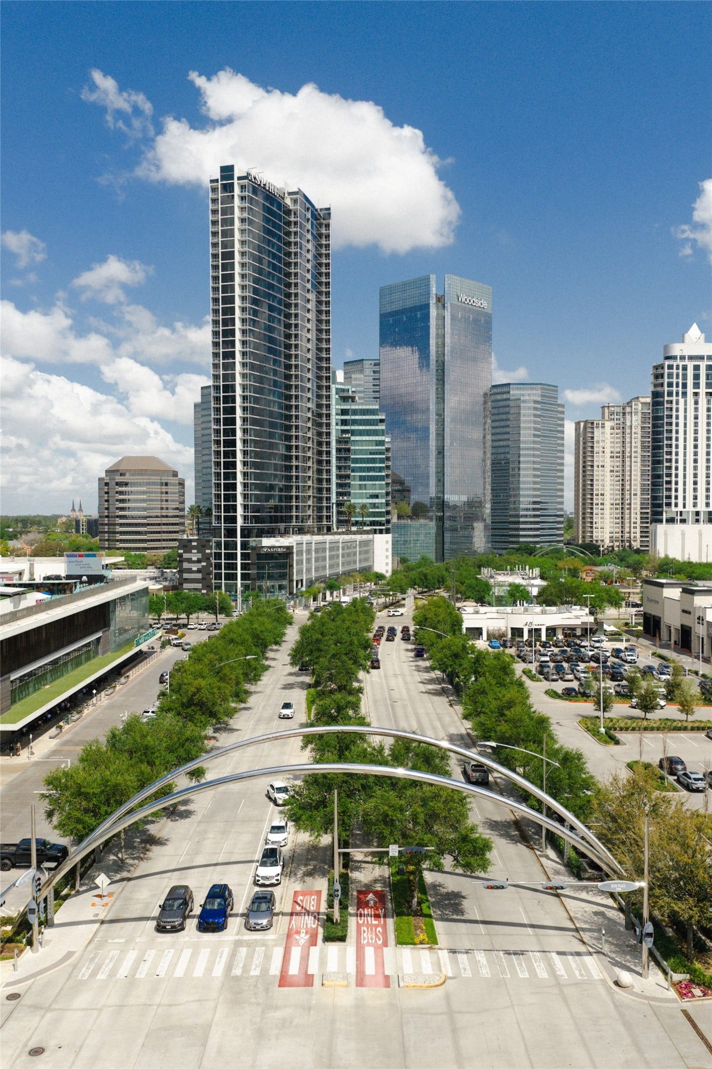 5656 San Felipe Street, Unit 701, Houston, TX 77056 In the middle of shopping, dining and upscale living.