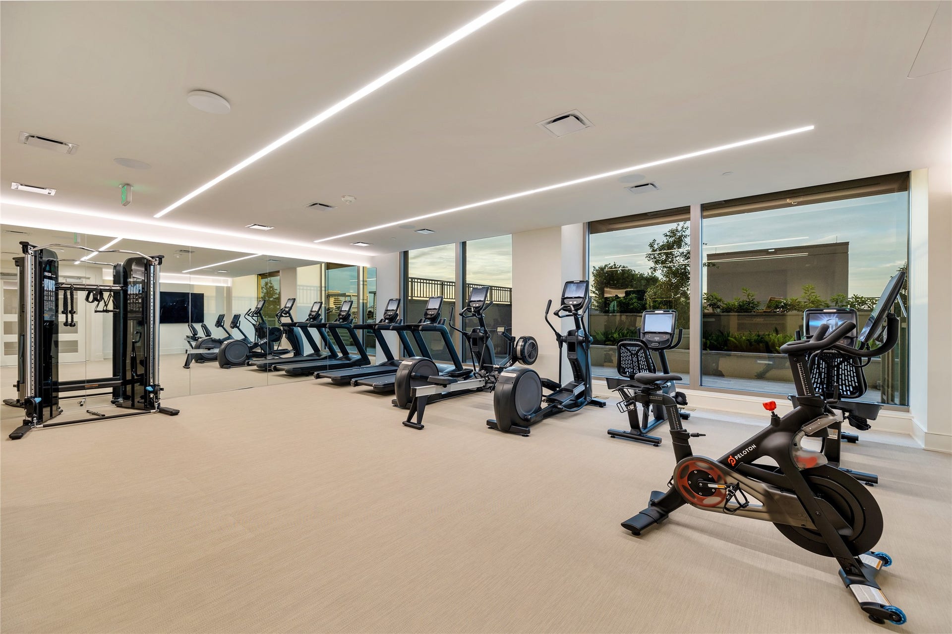5656 San Felipe Street, Unit 701, Houston, TX 77056 Exceed your fitness goals in the state-of-the-art, on-site fitness center with amazing pool views