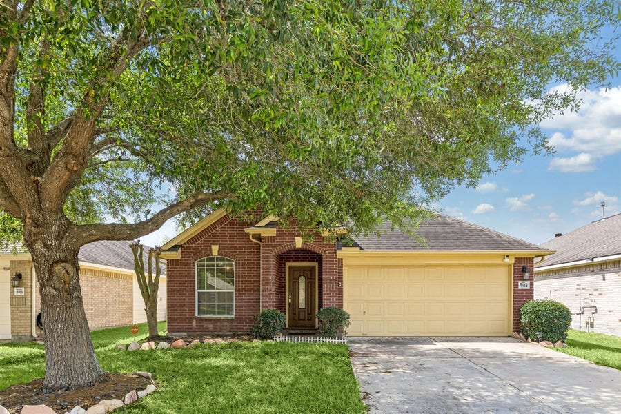 Property photo for 5914 Yaupon Ridge Drive, Richmond, TX