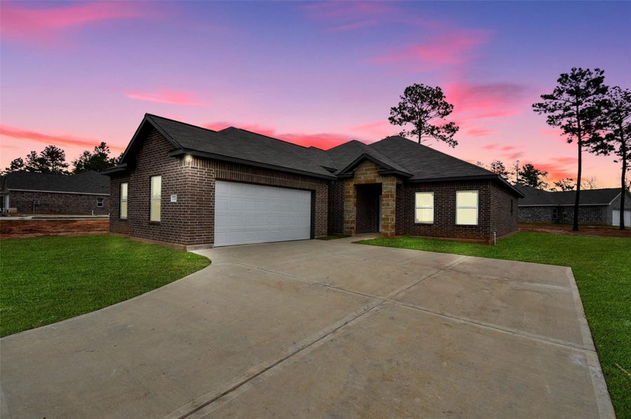 Property photo for 12282 N Chestnut Hills Drive, Conroe, TX