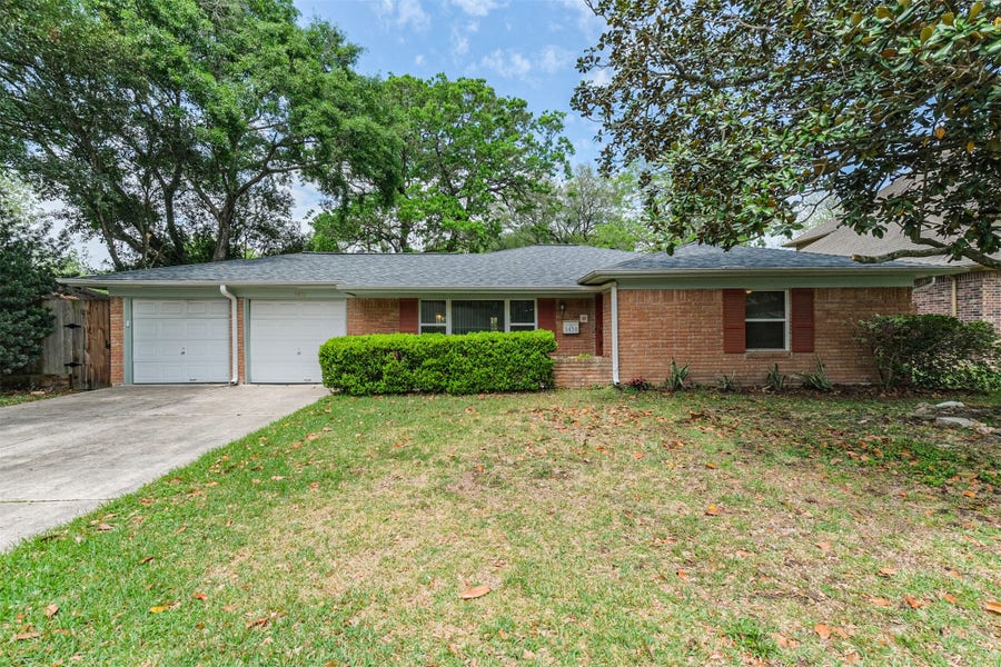 Property photo for 5450 Stillbrooke Drive, Houston, TX
